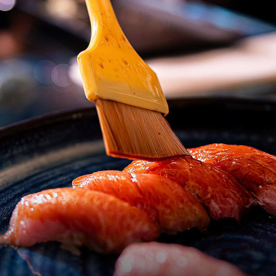 El sushi es más que un plato: es un arte culinario refinado que combina la tradición japonesa. - imagen destacada 1